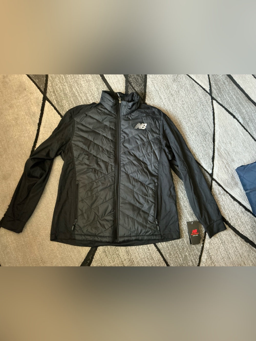 Size Large - New Balance Black Quilted Overlay Softshell 4 Way Stretch Jacket